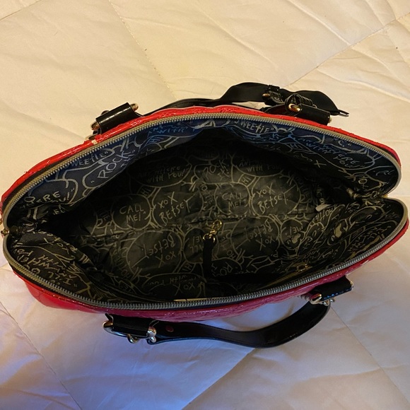 Betsey Johnson Barbie pink quilted hearts bag with gold chain straps. - Picture 7 of 12